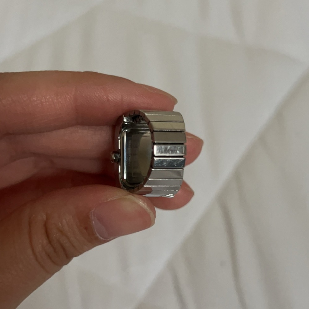 Flawed Michael Kors Darrington Pavé Ring Watch - Picture 4 of 5